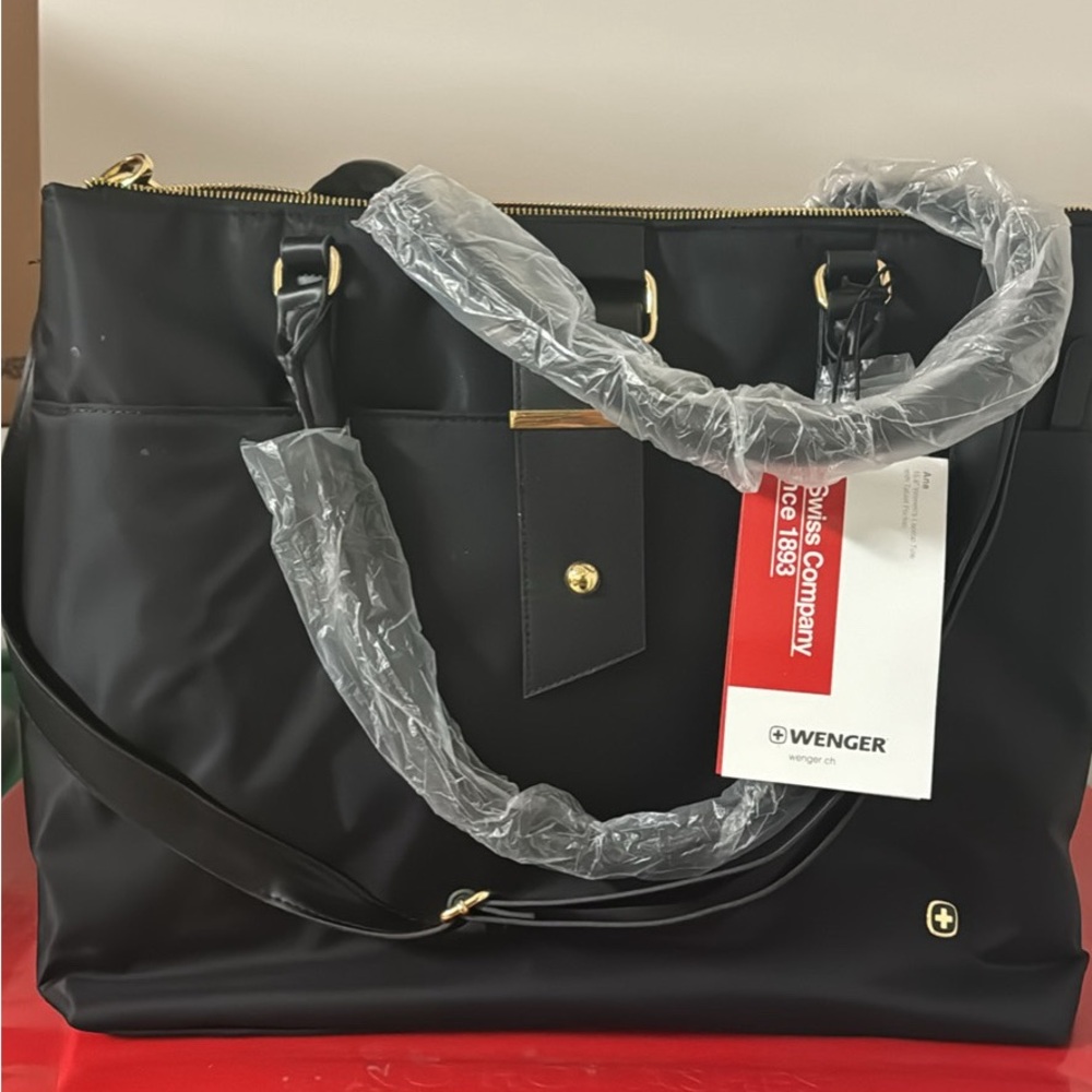 WENGER Ana 16" Laptop Tote - Black